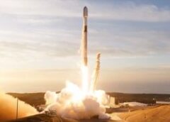 SpaceX launches 22 Starlink internet satellites from California (video)