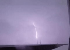 When lightning bolts collide, do they unleash powerful gamma-ray flashes?